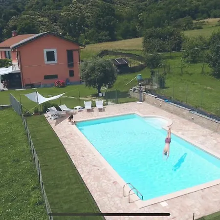 Landhuis Casa Aiva & Il Ciabutin, In Collina Tra I Vigneti Pinerolo