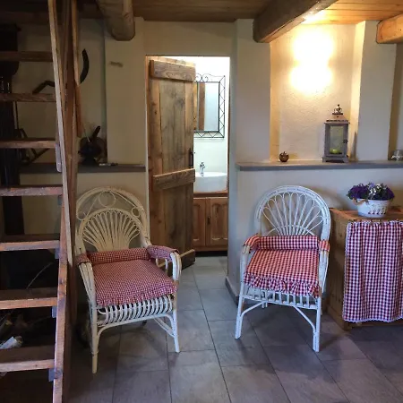 Casa Aiva & Il Ciabutin, In Collina Tra I Vigneti Landhuis