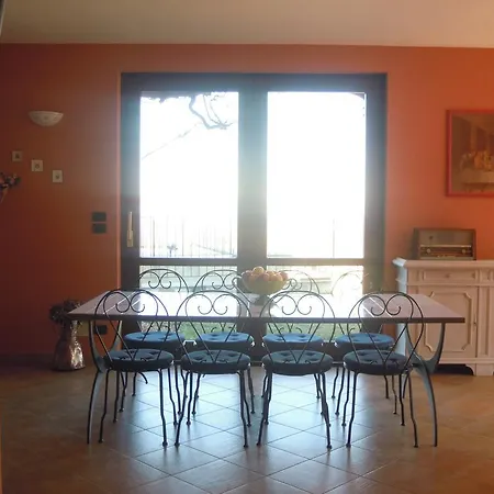 Casa Aiva & Il Ciabutin, In Collina Tra I Vigneti Landhuis